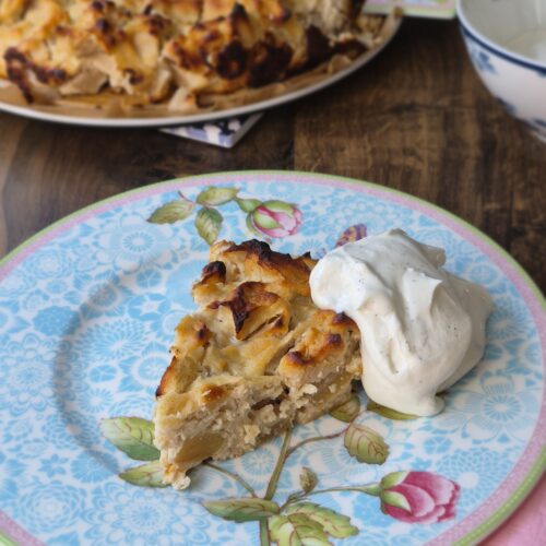 Apfelkuchen mit Mandelmehl und Quark